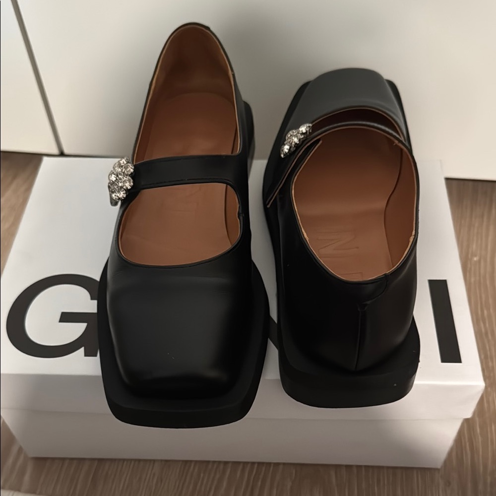 GANNI Black Leather Classic Mary Jane Ballerinas - Picture 3 of 11